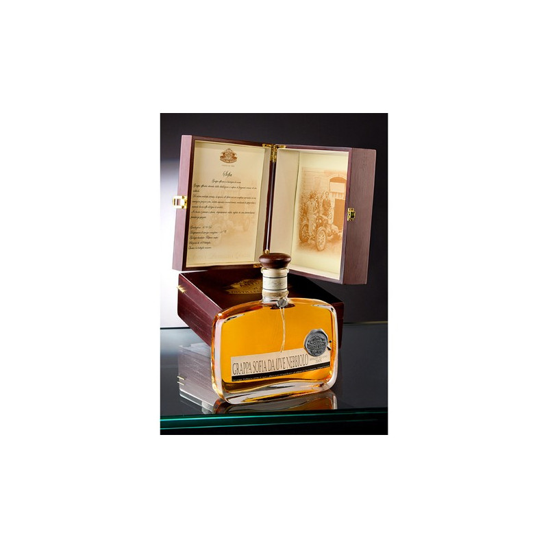 Grappa Sofia da Uve Nebbiolo 70 cl - Antica distilleria Quaglia Grappa Sofia da Uve Nebbiolo 70 cl - Antica distilleria Quaglia